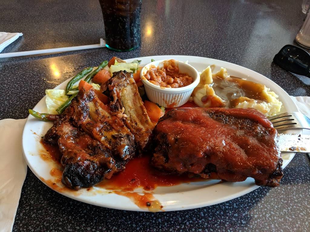 Bar-B-Q Pit | restaurant | 1720 G St, Merced, CA 95340, USA | 2093832558 OR +1 209-383-2558