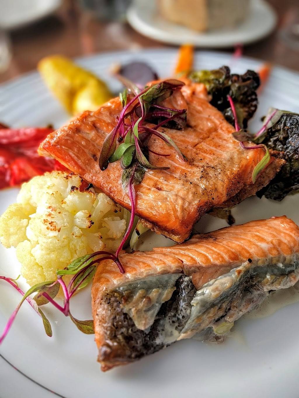 Red Hill Station | restaurant | 803 Cortland Ave, San Francisco, CA 94110, USA | 4157570480 OR +1 415-757-0480