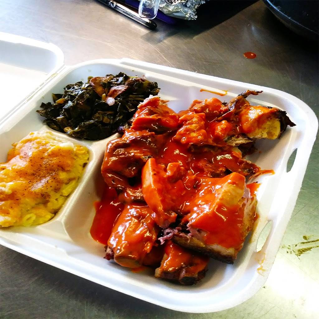 Bar-B-Que King | restaurant | 2132 W Main St, Tampa, FL 33607, USA | 8132583898 OR +1 813-258-3898