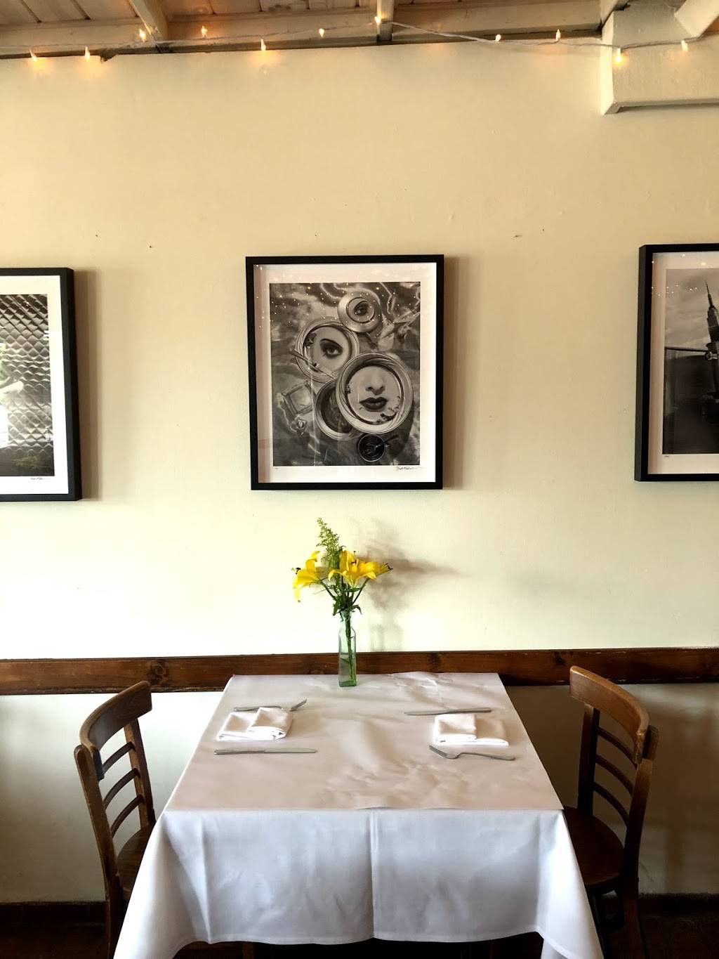 Mauros Restaurant | restaurant | 8112 Melrose Ave, Los Angeles, CA 90046, USA | 3236532874 OR +1 323-653-2874