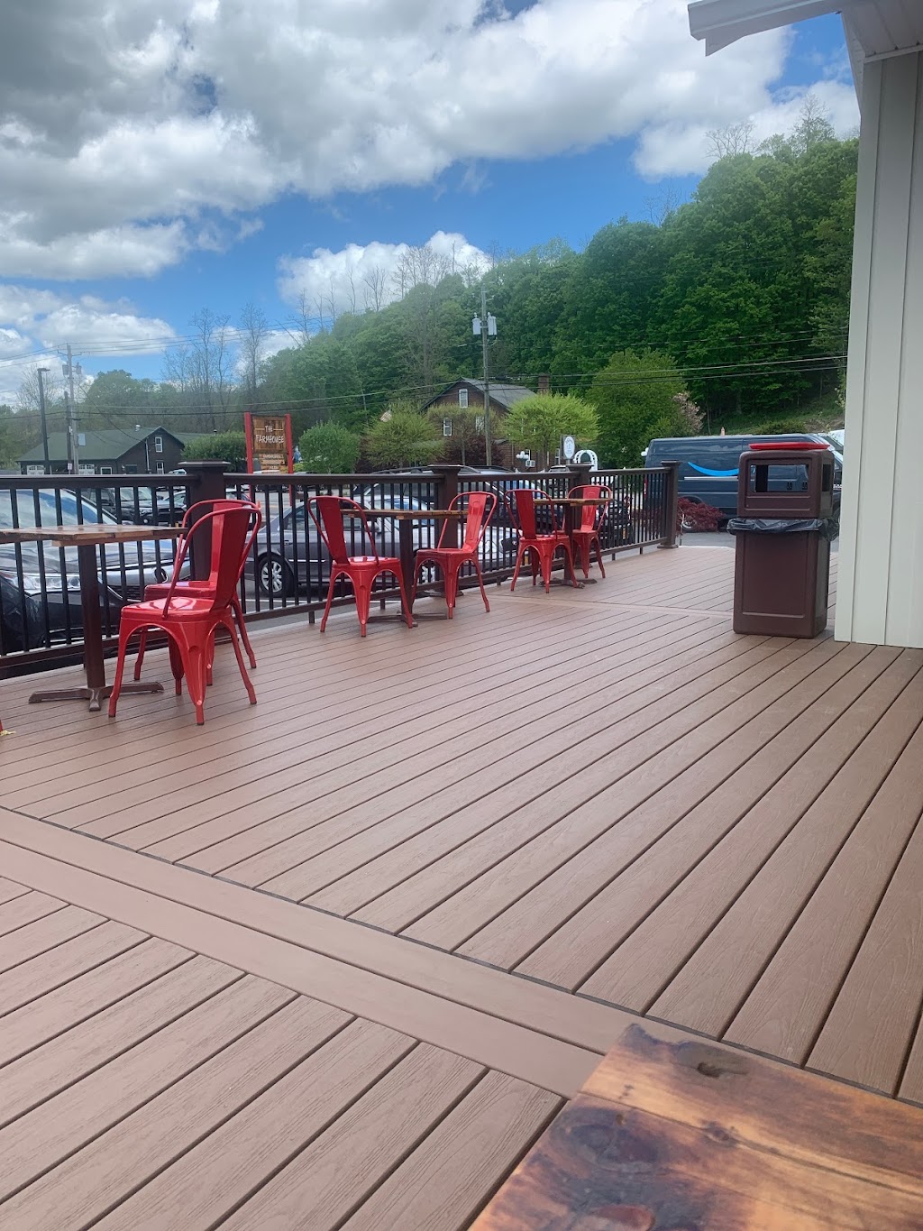 The Farmhouse | restaurant | 3117 NY-22, Patterson, NY 12563, USA | 8452865167 OR +1 845-286-5167