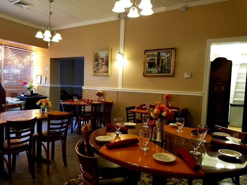 Chez Maxime Restaurant | restaurant | 3550 S Washington Ave, Titusville, FL 32780, USA | 3215672663 OR +1 321-567-2663