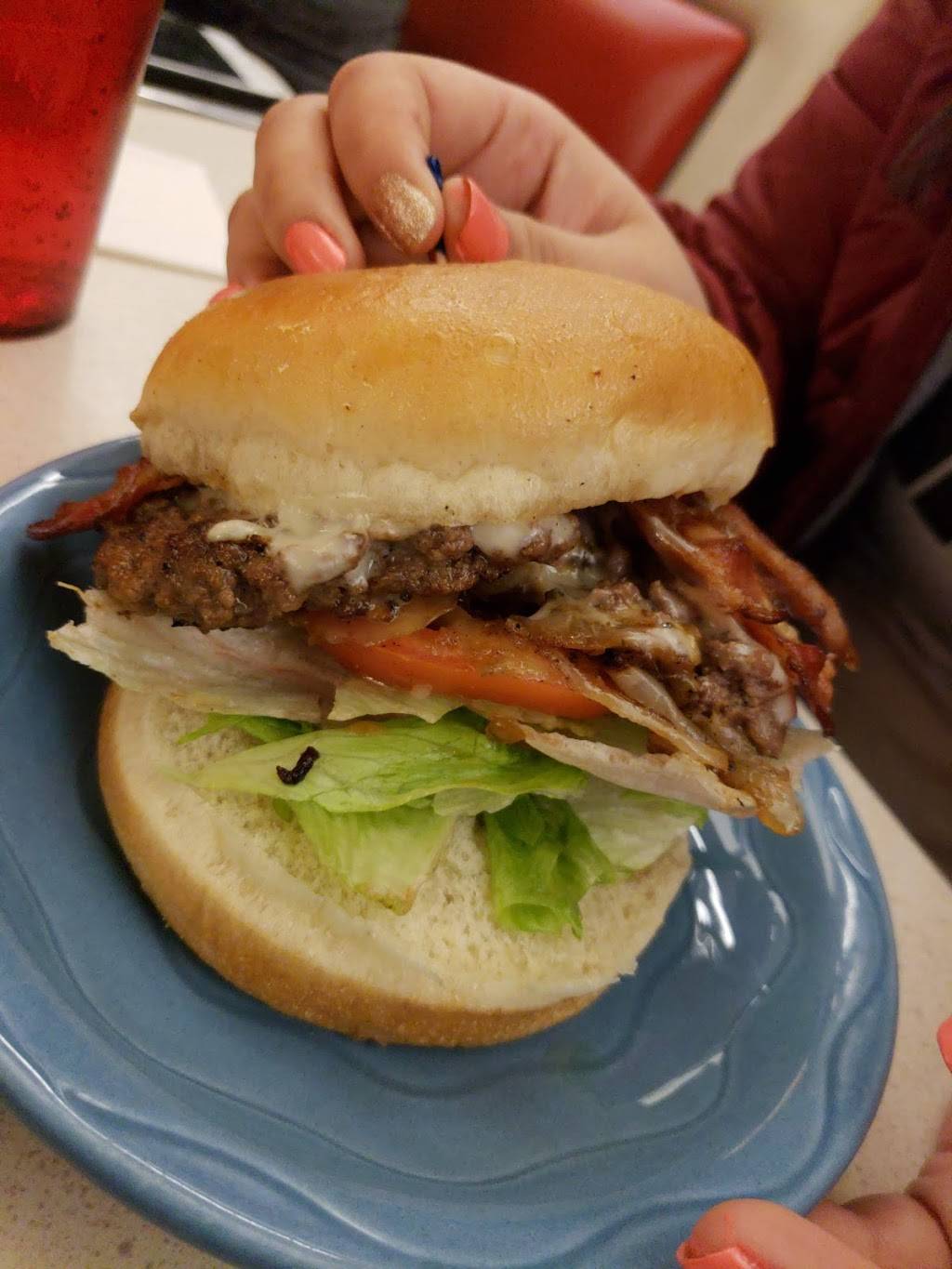 Stanleys Famous Hamburgers | restaurant | 535 Dexter St, Central Falls, RI 02863, USA | 4017269689 OR +1 401-726-9689