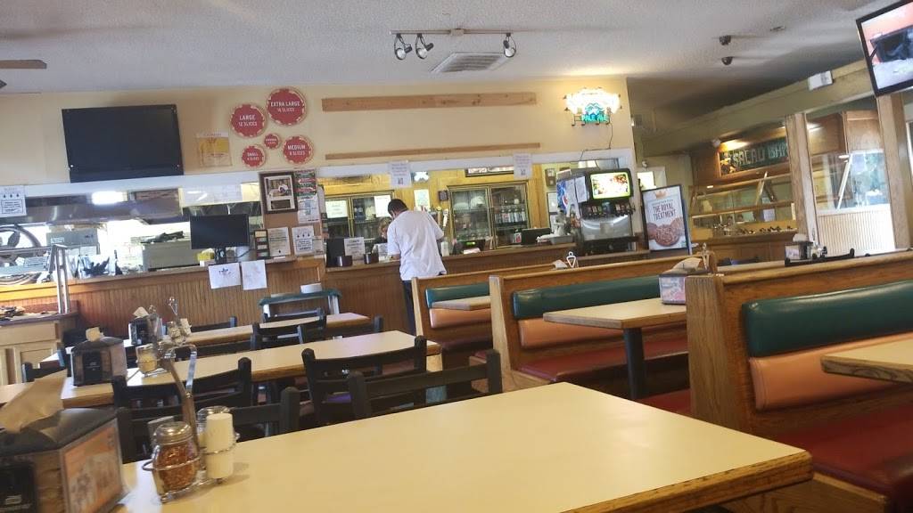 Round Table Pizza | meal delivery | 4098 East Ave, Livermore, CA 94550, USA | 9254432700 OR +1 925-443-2700