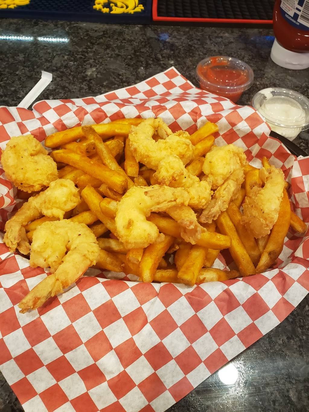 Blue Crab Juicy Seafood | meal takeaway | 8340 Kelly Ln, Indianapolis, IN 46250, USA | 3178272000 OR +1 317-827-2000