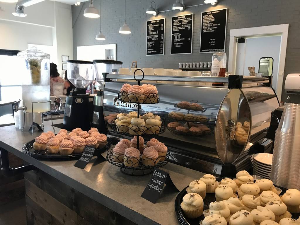 Speckled Hen Coffee | restaurant | 141 E W Main St, Strasburg, PA 17579, USA | 7172883139 OR +1 717-288-3139