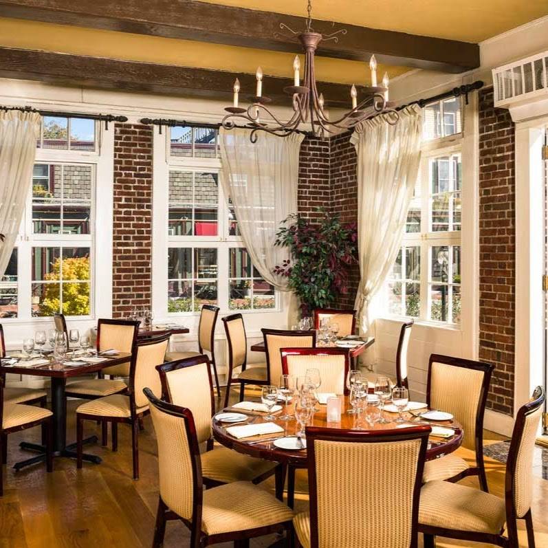One Bellevue | restaurant | 1 Bellevue Ave, Newport, RI 02840, USA | 4018484824 OR +1 401-848-4824