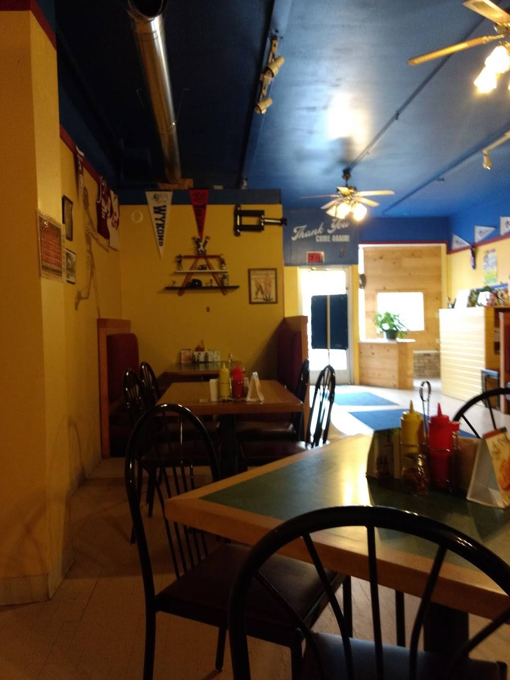 On Deck Platter | restaurant | 123 N Lake Ave, Crandon, WI 54520, USA | 7154780077 OR +1 715-478-0077