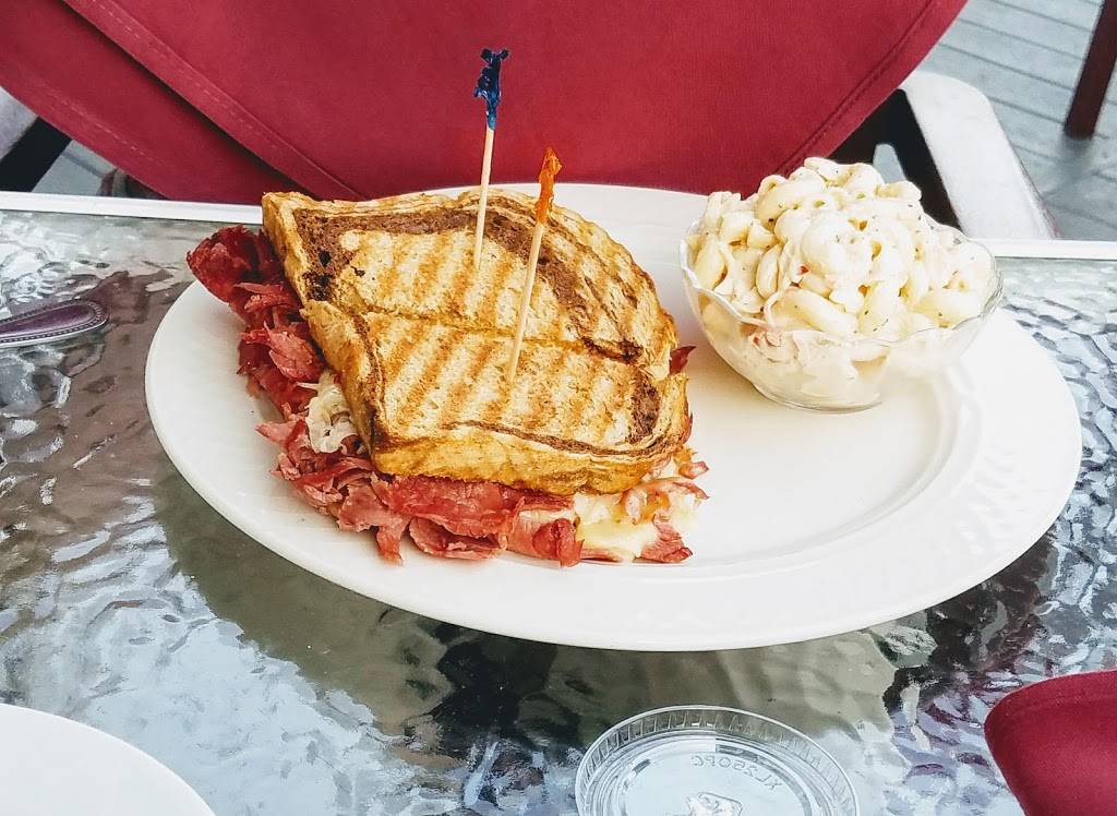 The Homestead Restaurant & Tavern | night club | 641 Daniel Webster Hwy, Merrimack, NH 03054, USA | 6034292022 OR +1 603-429-2022