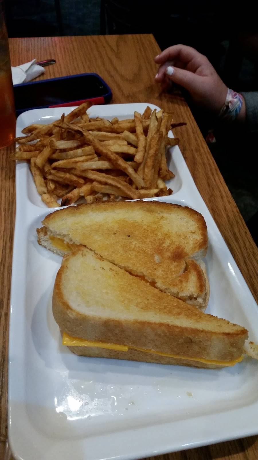 Bison Street Burgers & Brews | restaurant | 1409 Bison Ave NW, Massillon, OH 44647, USA | 3308306418 OR +1 330-830-6418