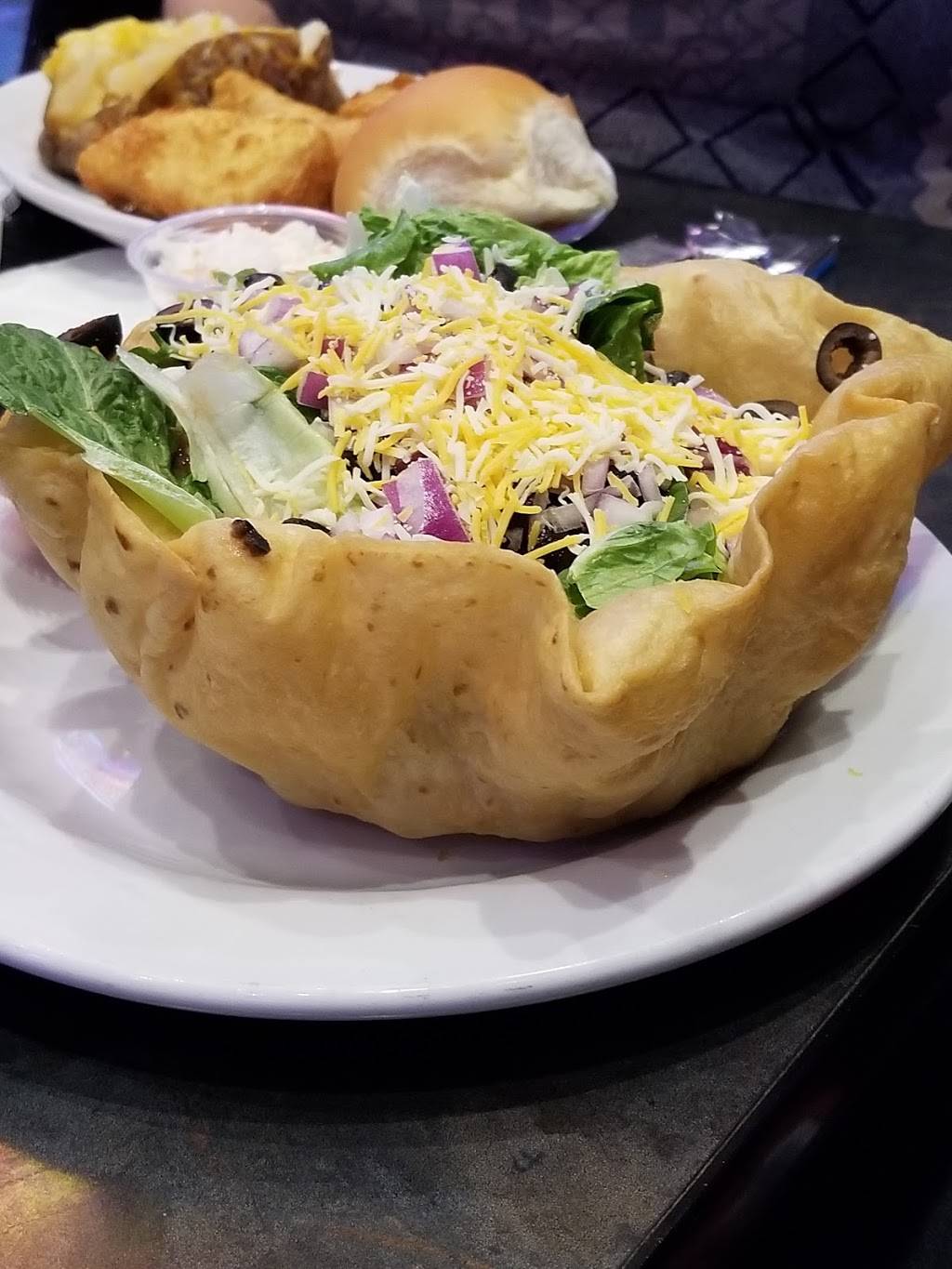 Draft House Bar & Restaurant | restaurant | 1010 Enterprise Dr, Verona, WI 53593, USA | 6088483158 OR +1 608-848-3158