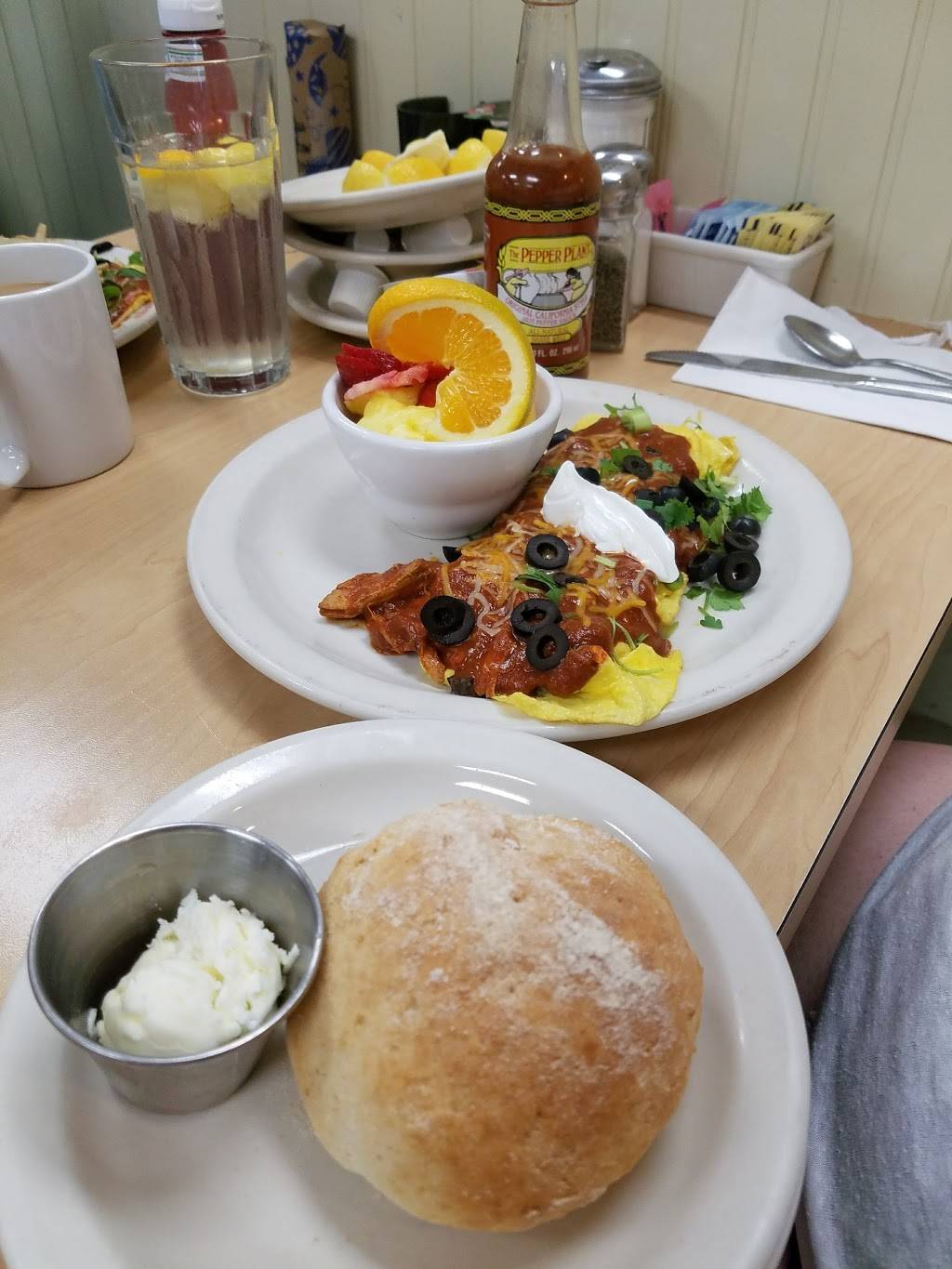 Eggs N Things | restaurant | 92 E Daily Dr, Camarillo, CA 93010, USA | 8059874497 OR +1 805-987-4497