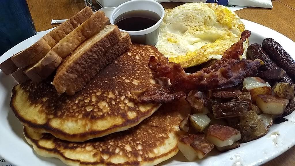 Blue Waters Cafe | restaurant | 200 Arthur St, Manistee, MI 49660, USA | 2317234501 OR +1 231-723-4501