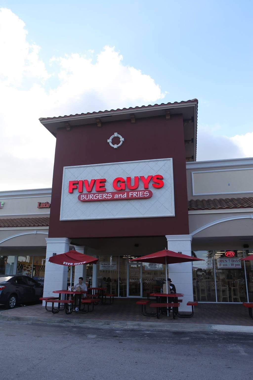 Five Guys | meal takeaway | 13286 Biscayne Blvd, North Miami, FL 33181, USA | 3058938393 OR +1 305-893-8393