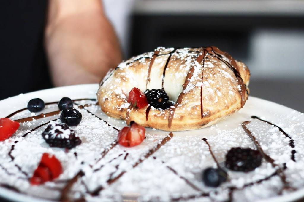 MidiCi The Neapolitan Pizza Company | restaurant | 135 Water St suite 101, Naperville, IL 60540, USA | 6304458054 OR +1 630-445-8054