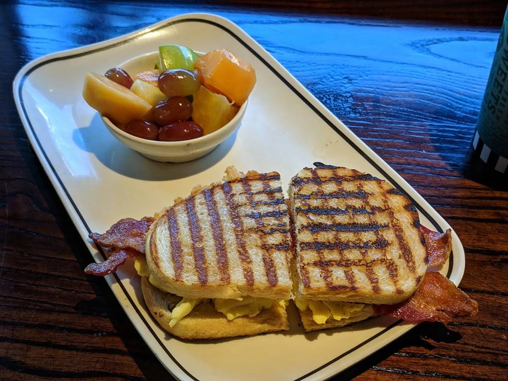 Corner Bakery Cafe | bakery | 777 6th St NW, Washington, DC 20001, USA | 2026975250 OR +1 202-697-5250