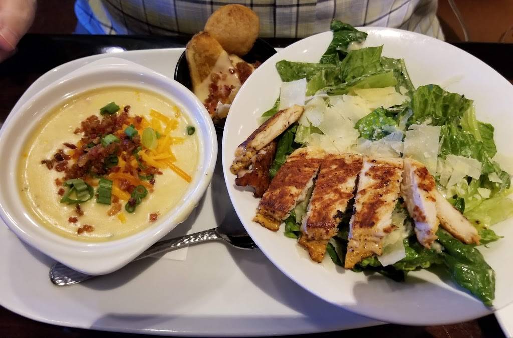 LongHorn Steakhouse | meal takeaway | Centennial Promenade, 9625 E County Line Rd, Centennial, CO 80112, USA | 3036499477 OR +1 303-649-9477