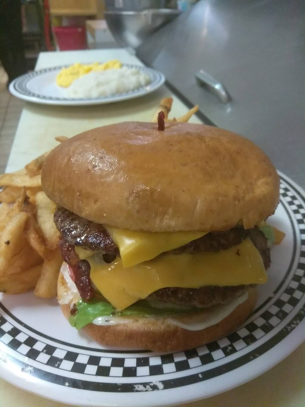 Marys Grill #1 | restaurant | 20804 Plymouth Rd, Detroit, MI 48228, USA | 3132728941 OR +1 313-272-8941