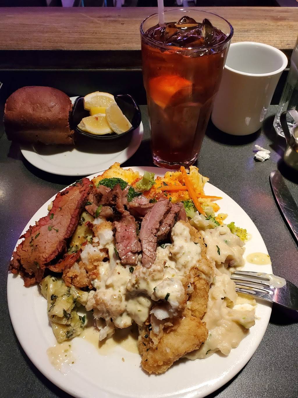 New Theatre & Restaurant | restaurant | 9229 Foster St, Overland Park, KS 66212, USA | 9136497469 OR +1 913-649-7469