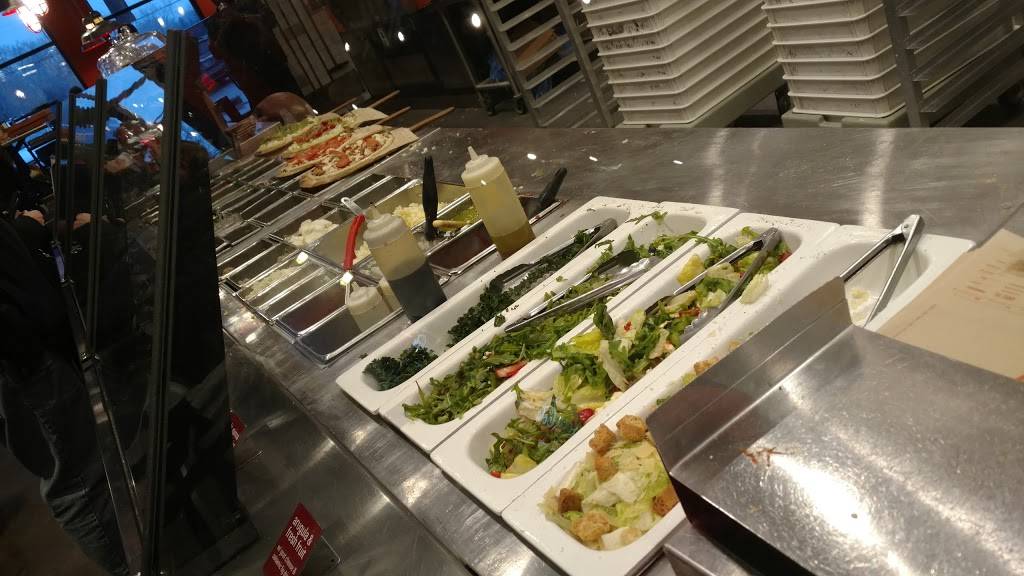 Blaze Pizza | meal takeaway | 26401 Novi Rd, Novi, MI 48375, USA | 2482780953 OR +1 248-278-0953