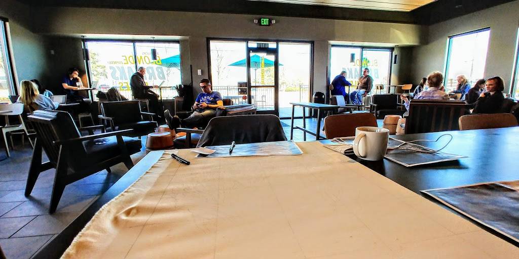 Starbucks | cafe | 11701 College Blvd, Overland Park, KS 66210, USA | 9134988572 OR +1 913-498-8572