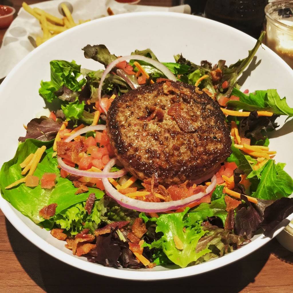 Burger 21 New Tampa | restaurant | 20304 Trout Creek Dr #106, Tampa, FL 33647, USA | 8135014910 OR +1 813-501-4910