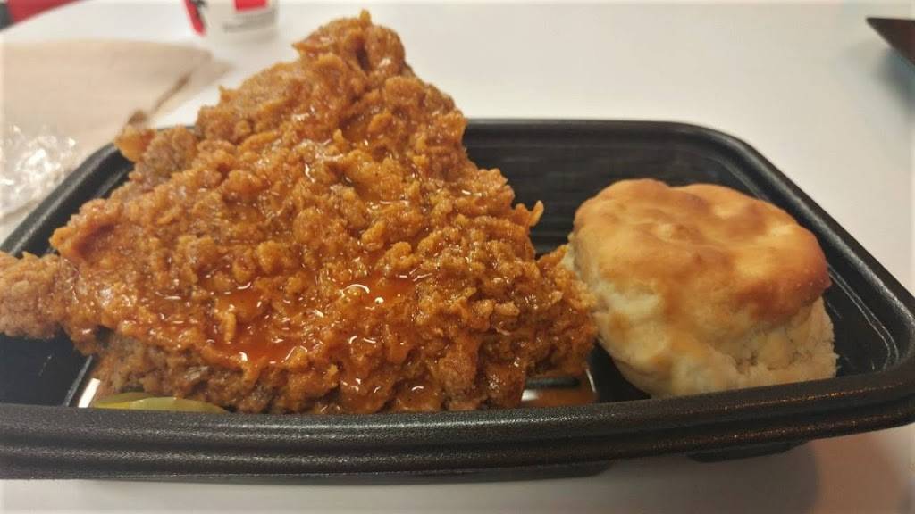 KFC | restaurant | 903 South St, Lincoln, NE 68502, USA | 4024760291 OR +1 402-476-0291