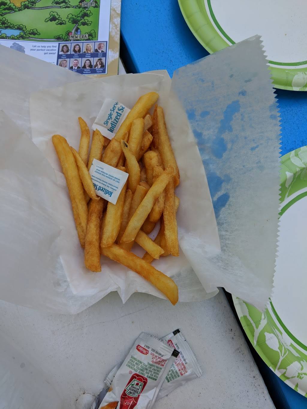 Whippy Dip | restaurant | 591 N 18th Ave, Mears, MI 49436, USA | 2318734715 OR +1 231-873-4715