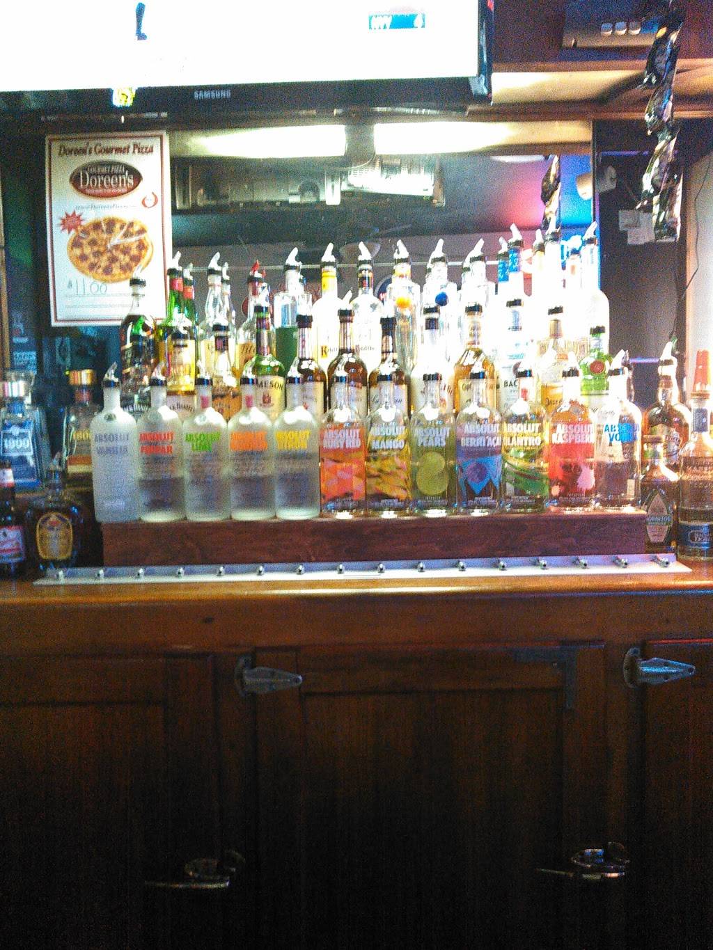 Small World Inn Inc | restaurant | 3325 E 106th St, Chicago, IL 60617, USA | 7739338663 OR +1 773-933-8663