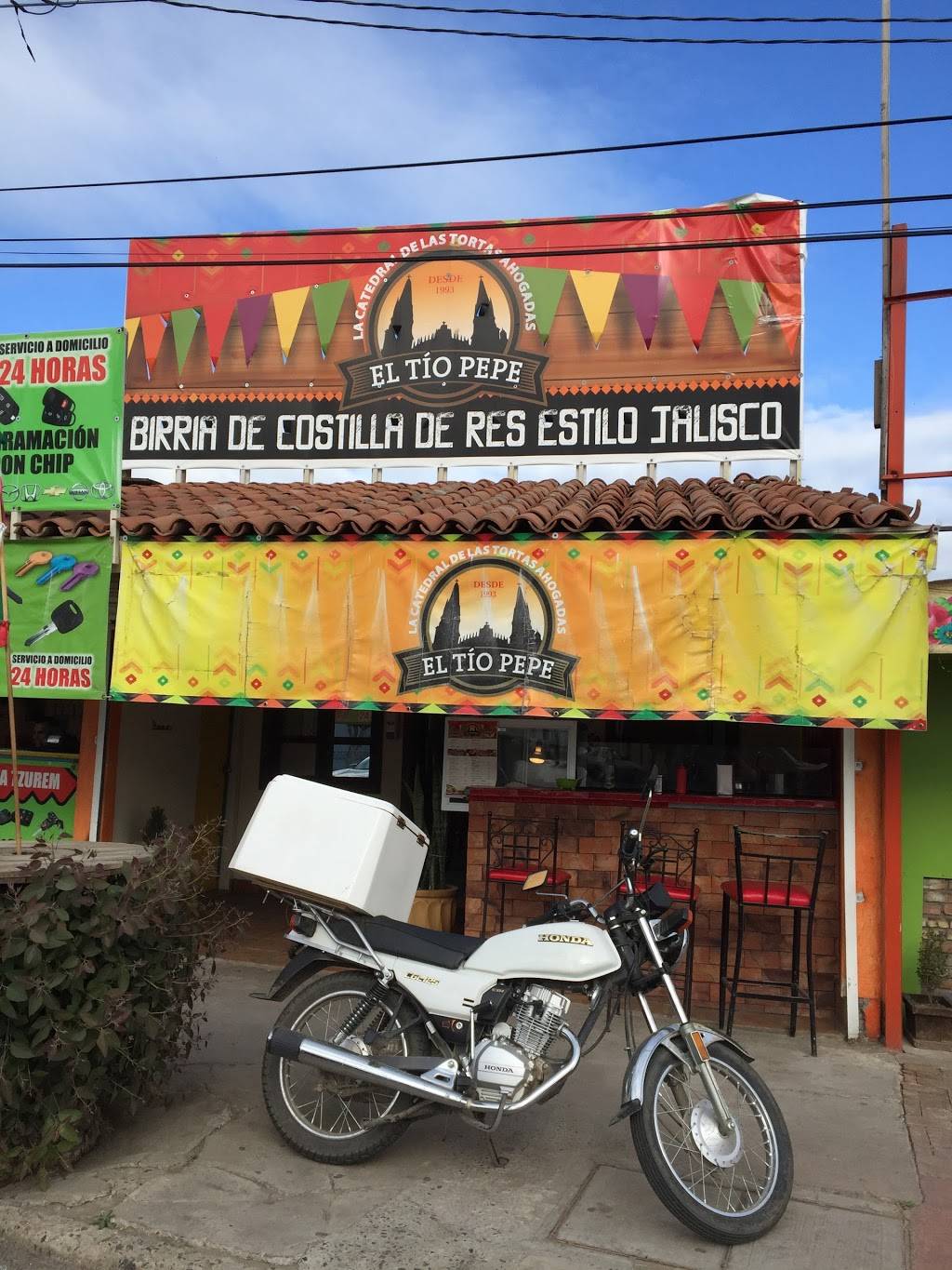 Tacos y Tortas el Tio Pepe | restaurant | 22703, Carr. Transpeninsular 414, Echeverria, 22703 Rosarito, B.C., Mexico | 016616881504 OR +52 661 688 1504