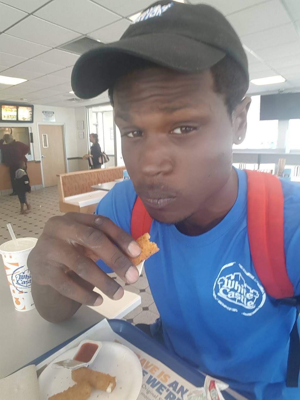 White Castle | restaurant | 3901 W Madison St, Chicago, IL 60624, USA | 7737227568 OR +1 773-722-7568