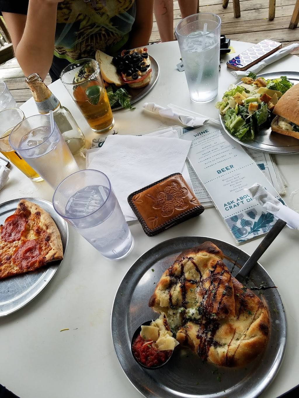 Neighbors Kitchen & Yard | restaurant | 601 Chestnut St, Bastrop, TX 78602, USA | 5129887036 OR +1 512-988-7036