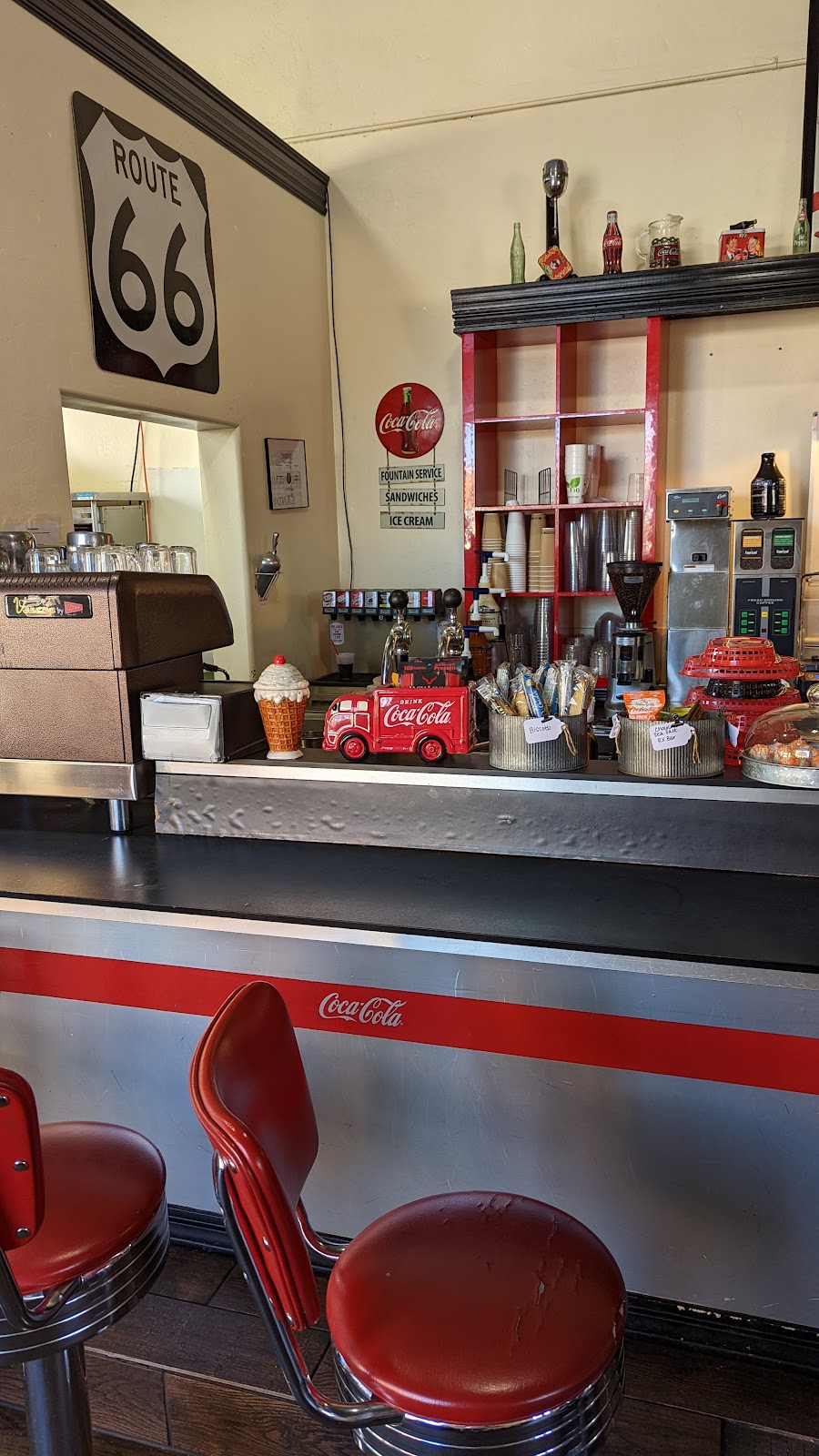 Sipp Shoppe | restaurant | 101 W 2nd St, Winslow, AZ 86047, USA | 9282892534 OR +1 928-289-2534