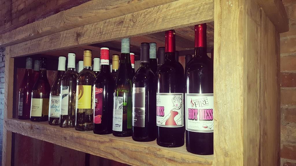 COUNTRY ROOTS | restaurant | 1404, 315 S Pearl St, New London, WI 54961, USA | 9202506400 OR +1 920-250-6400