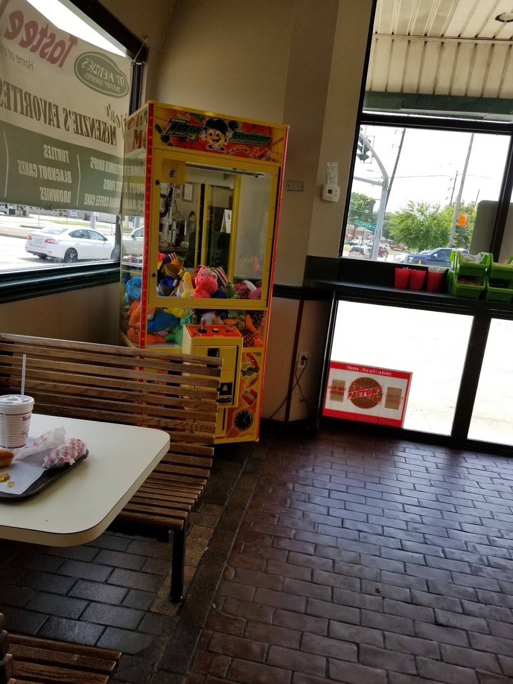 Tastee Donuts | bakery | 816 Clearview Pkwy, Metairie, LA 70001, USA | 5048857566 OR +1 504-885-7566