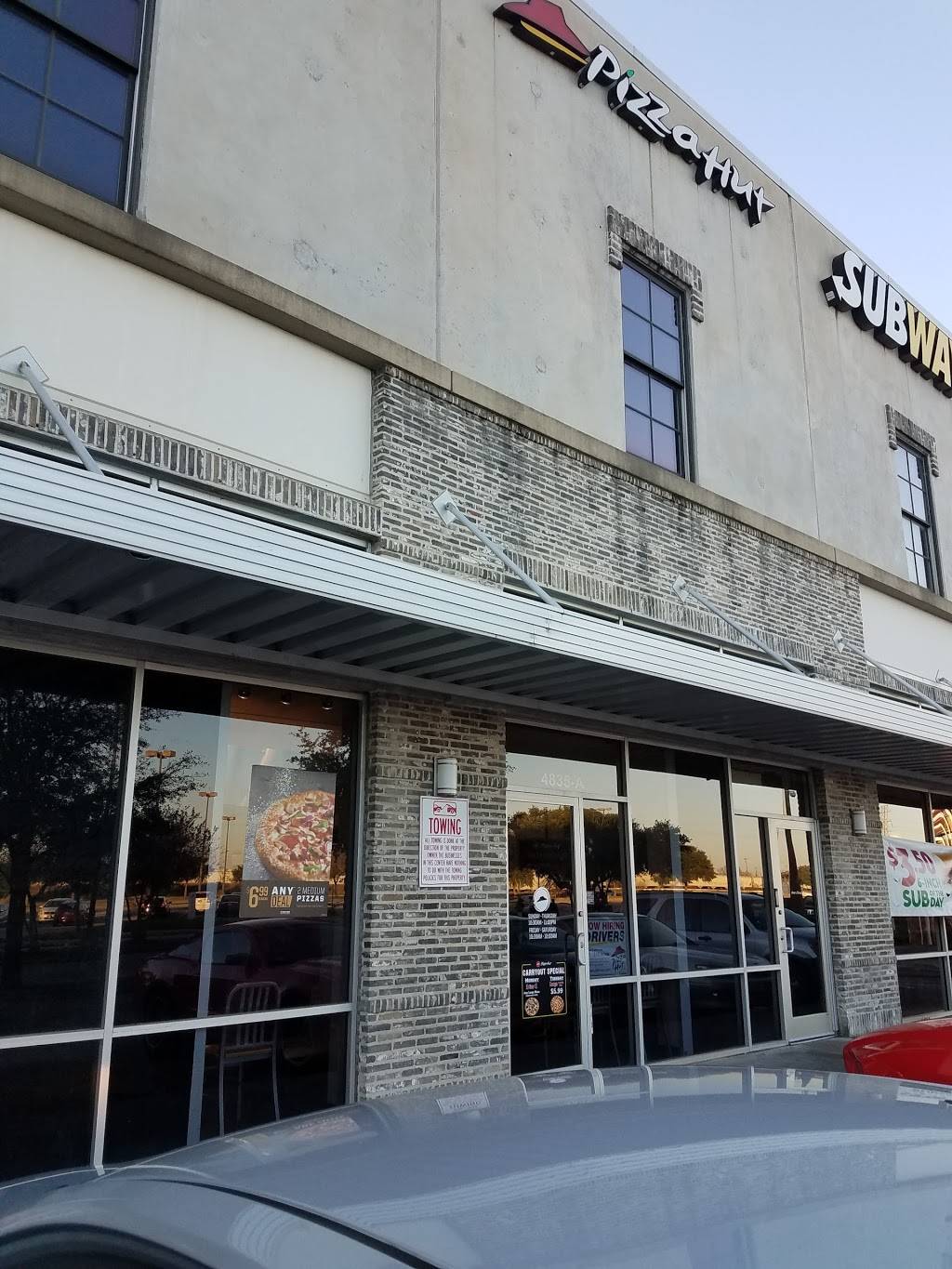 Pizza Hut | restaurant | 4835 Calhoun Rd, Houston, TX 77004, USA | 7137485145 OR +1 713-748-5145