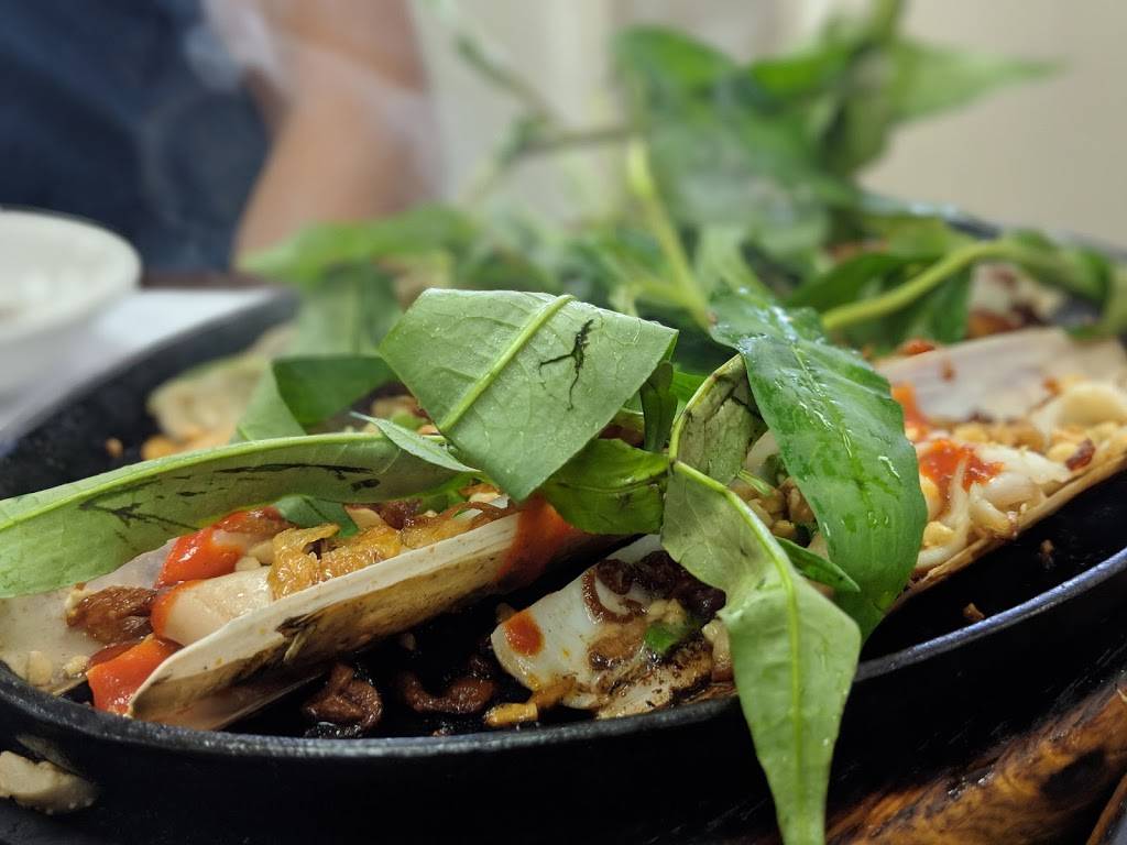 Ốc & Lẩu | restaurant | 10130 Garden Grove Blvd, Garden Grove, CA 92843, USA | 7146362000 OR +1 714-636-2000