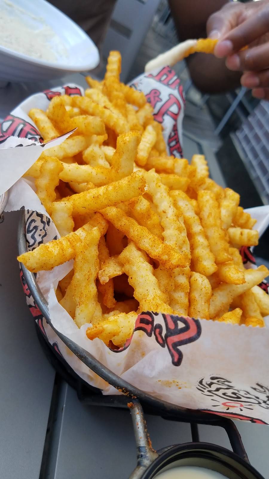 Chickies & Petes | restaurant | 2831 Boardwalk, Atlantic City, NJ 08401, USA | 6093441080 OR +1 609-344-1080