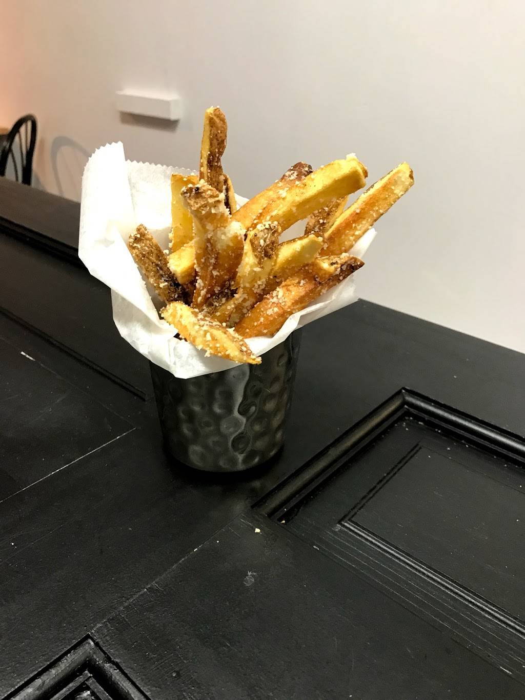 Bronx Burger Bistro | restaurant | 1426 Zerega Ave, Bronx, NY 10462, USA | 7189313676 OR +1 718-931-3676