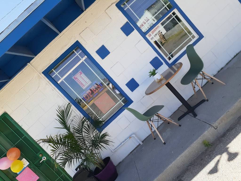 Galas Bar juices & Smoothies | restaurant | 8409 Dyer St ste b, El Paso, TX 79904, USA | 9153030652 OR +1 915-303-0652