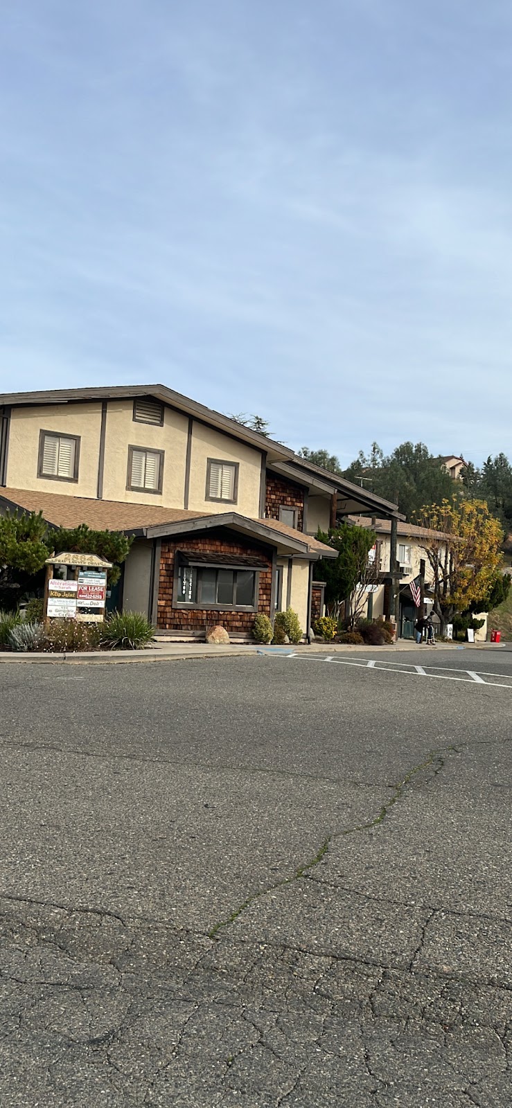 The Corner Spot | restaurant | 2864 Ray Lawyer Dr Unit 108, Placerville, CA 95667, USA | 5303242482 OR +1 530-324-2482