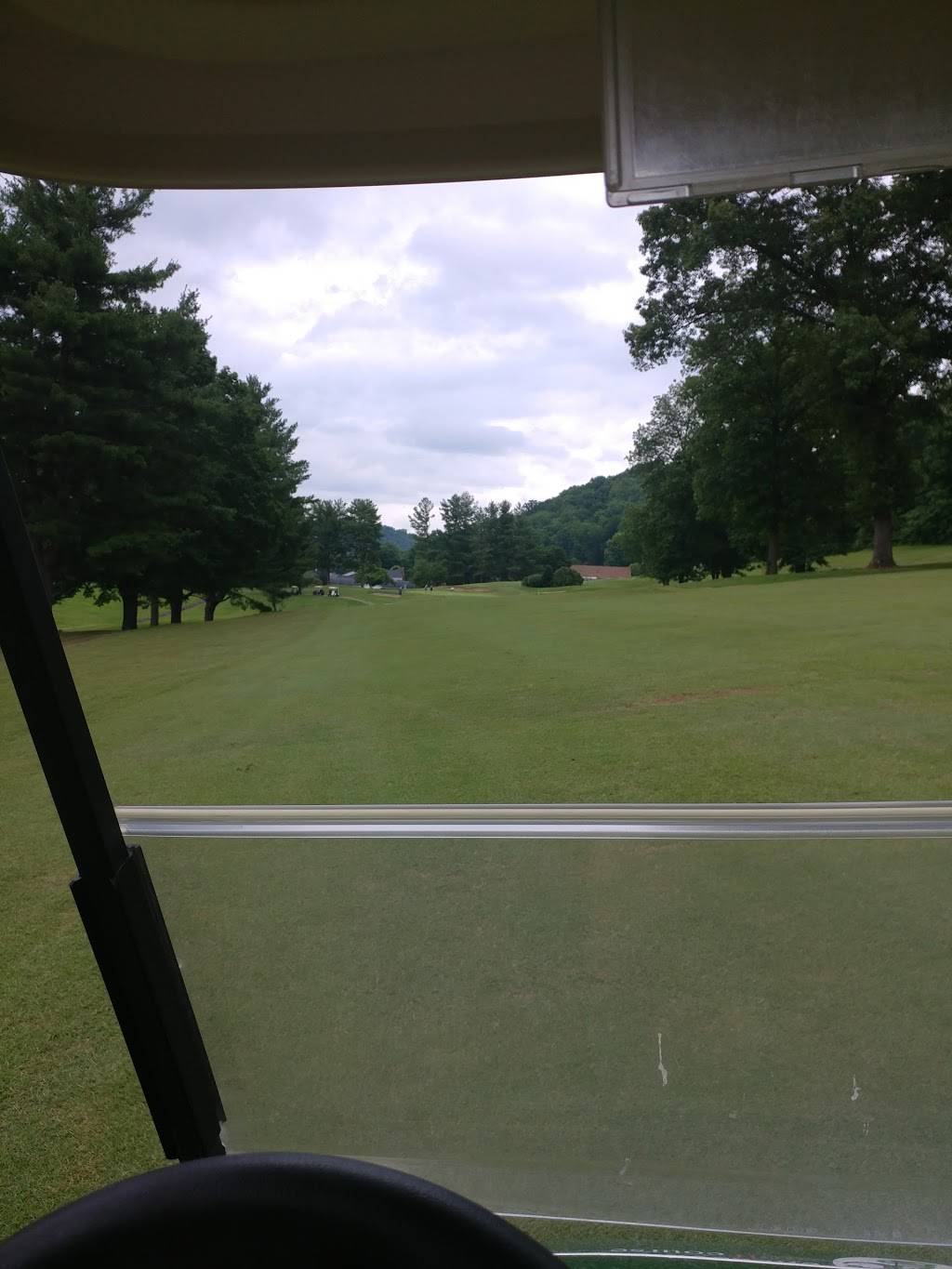 Elizabethton Golf Course | restaurant | 185 Buck Van Huss Rd, Elizabethton, TN 37643, USA | 4235428051 OR +1 423-542-8051