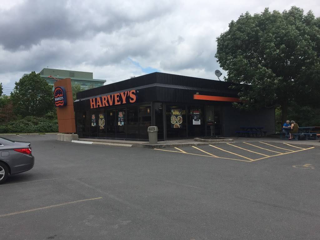 Harveys | restaurant | 250 Water St, Peterborough, ON K9J 3C6, Canada | 7057436986 OR +1 705-743-6986