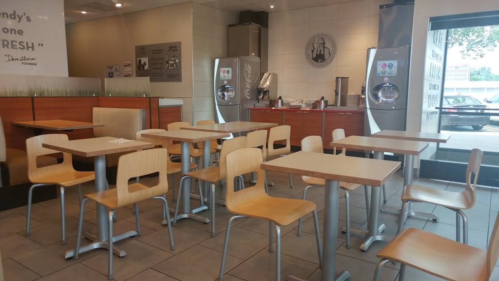 Wendys | restaurant | 2247 S Monaco Pkwy, Denver, CO 80222, USA | 3037578939 OR +1 303-757-8939