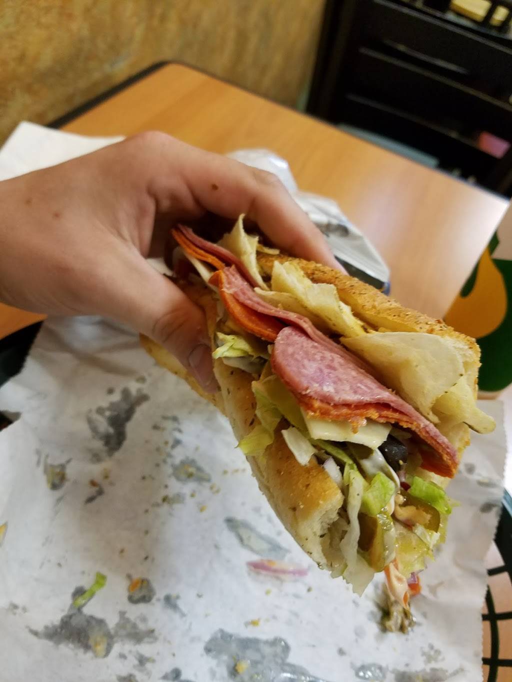 Subway Restaurants | restaurant | 6814 18th Ave, Brooklyn, NY 11204, USA | 7182563618 OR +1 718-256-3618