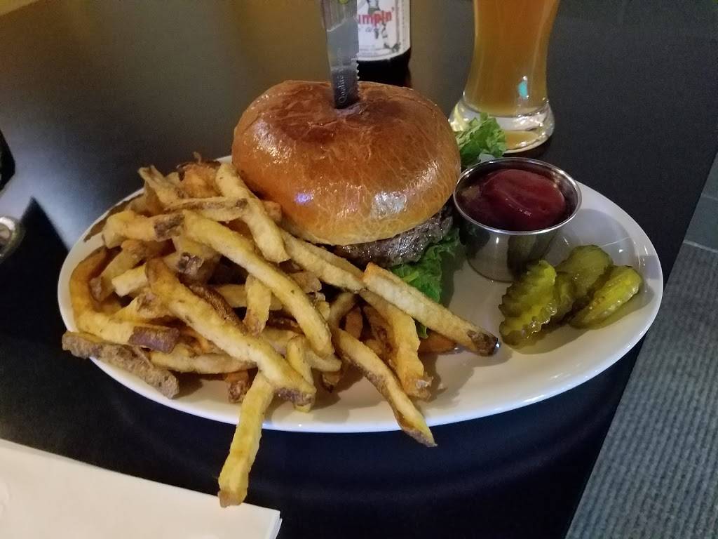 City Pool Hall & Sports Bar | restaurant | 640 W Hubbard St, Chicago, IL 60654, USA | 3124919690 OR +1 312-491-9690