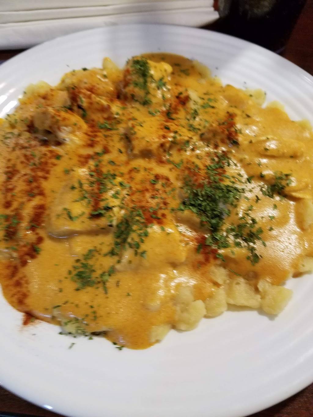 Lunas Deli & Restaurant | restaurant | 5198 Pearl Rd, Cleveland, OH 44129, USA | 2163518669 OR +1 216-351-8669