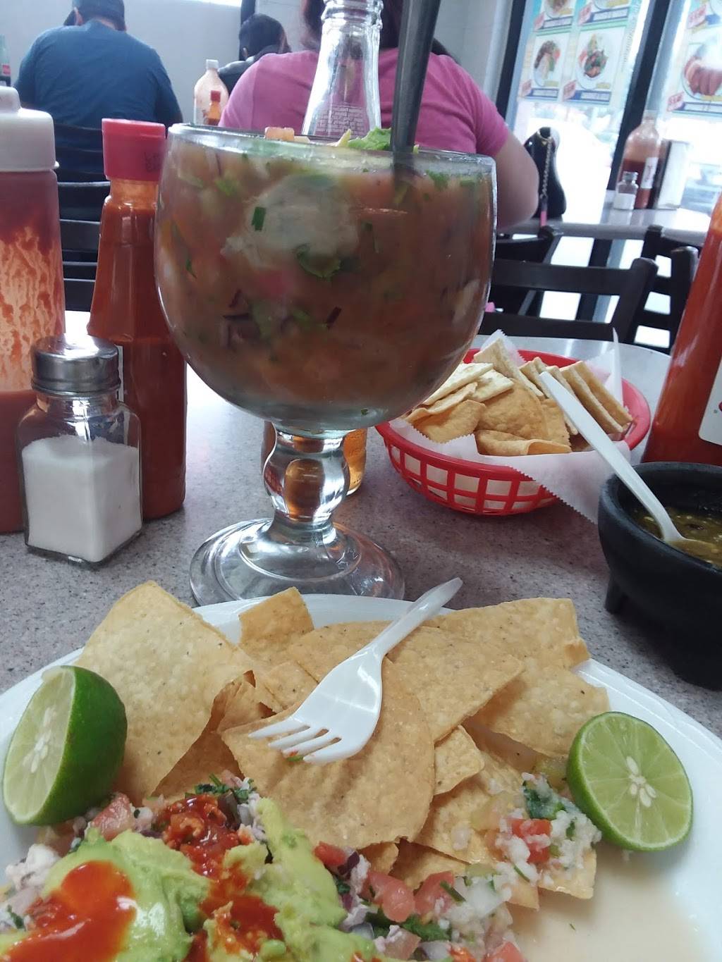 Fiesta Del Mar | restaurant | 4222 Slauson Ave, Maywood, CA 90270, USA | 3235604982 OR +1 323-560-4982