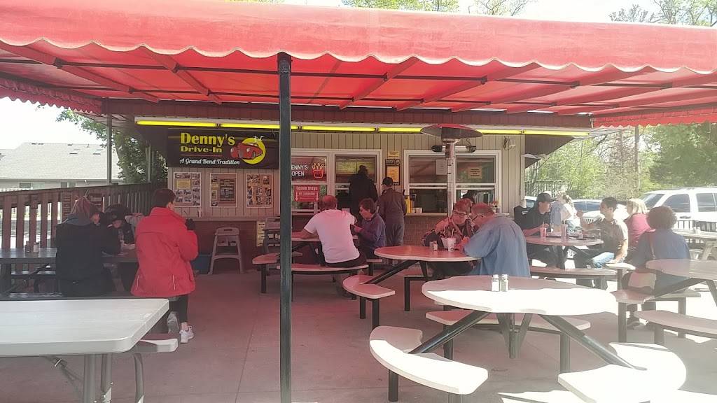 Dennys Drive-In | restaurant | 86 Ontario St S, Grand Bend, ON N0M 1T0, Canada | 5197015808 OR +1 519-701-5808