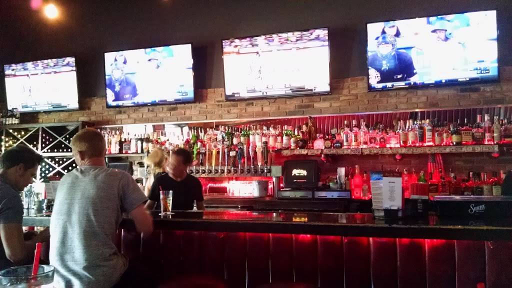 Roccos Tavern | restaurant | 12514 Ventura Blvd, Studio City, CA 91604, USA | 8189859876 OR +1 818-985-9876